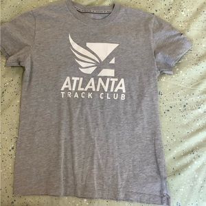 XS small in woman light gray fitted shirt